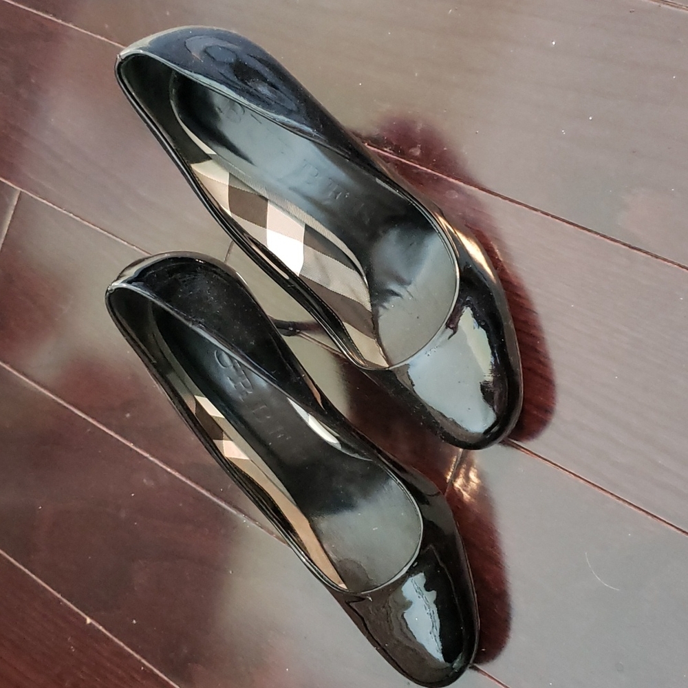 Authentic 38.5 Burberry black heels